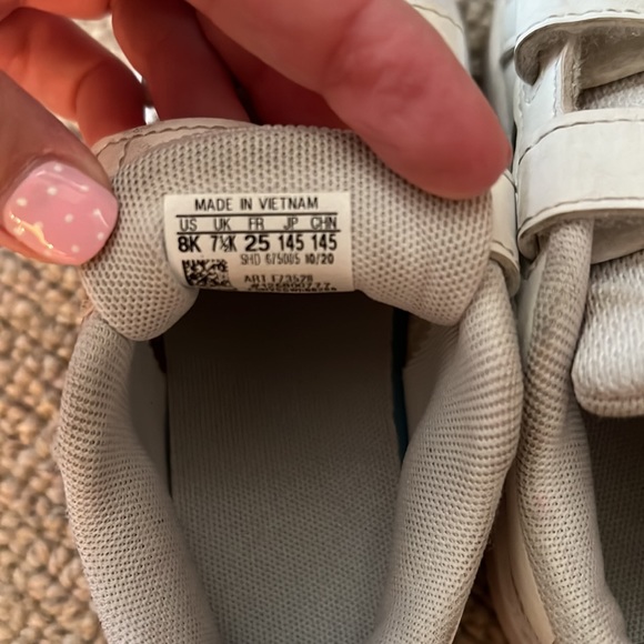 Leopard Adidas - Picture 2 of 3